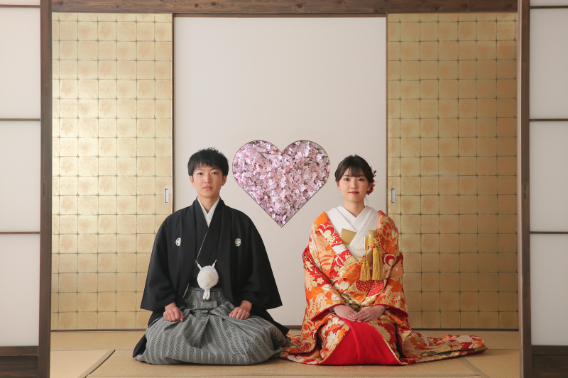 正座でかっちりと