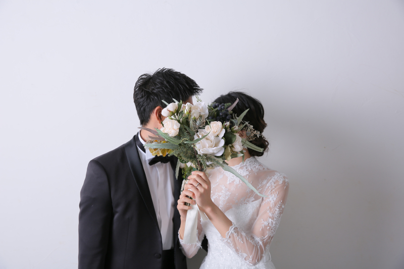 ブーケで隠して