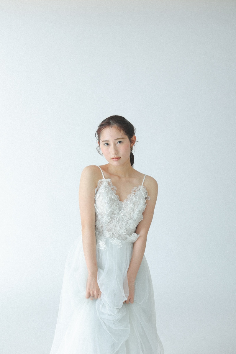 目元の青を際立たせて。