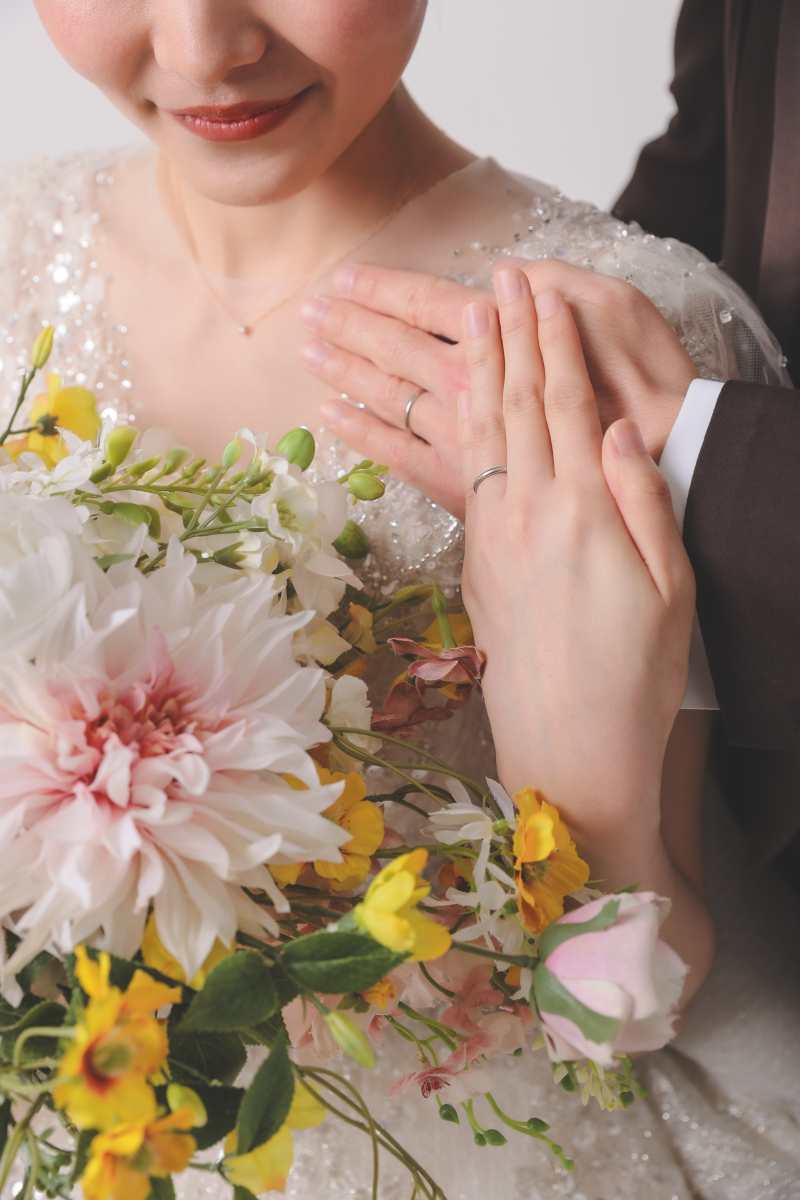 手元とブーケ