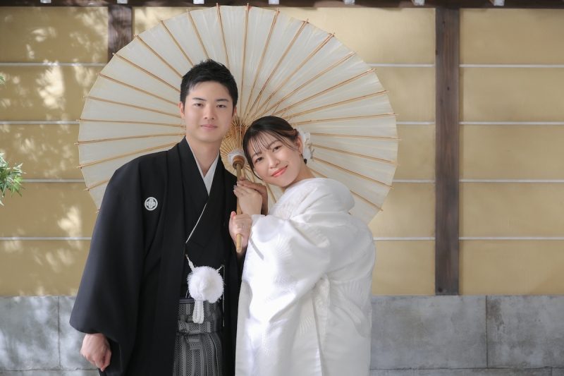 相合い傘でくっつき