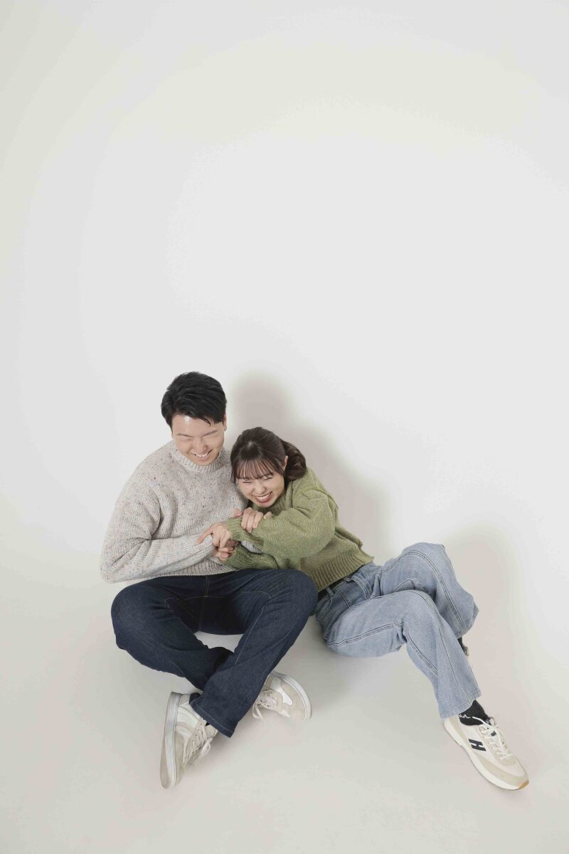 スタジオで私服撮影