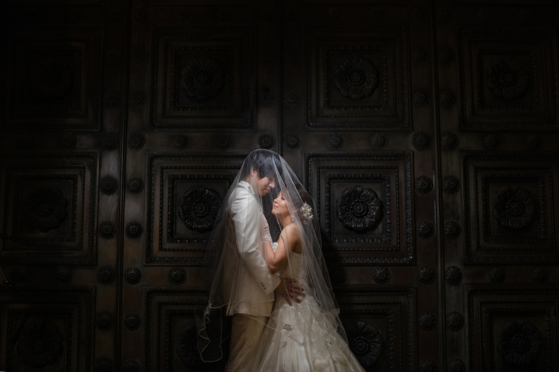 ベールに包まれて