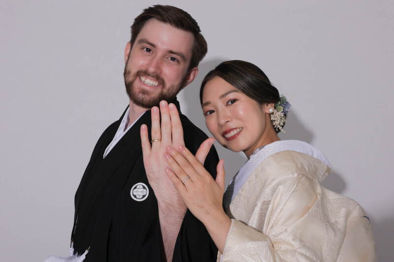 指輪をアピール