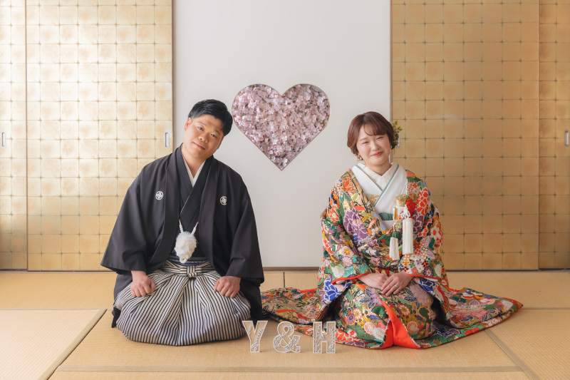 黄金に輝く、夫婦の門出