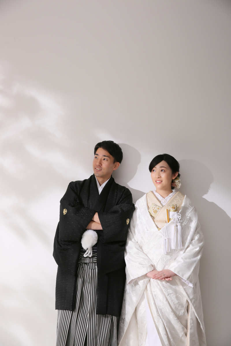 木漏れ日×白壁