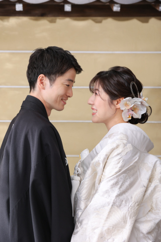 白無垢で屋内庭園スタジオ