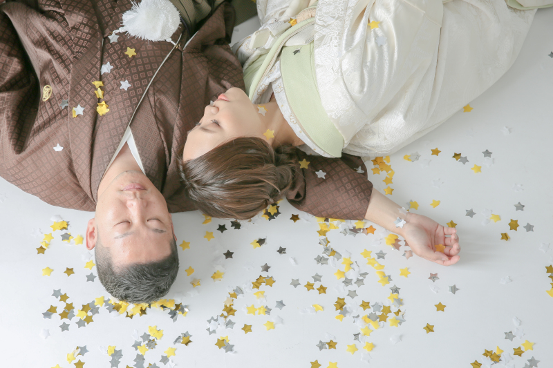 散ったコンフェッティと