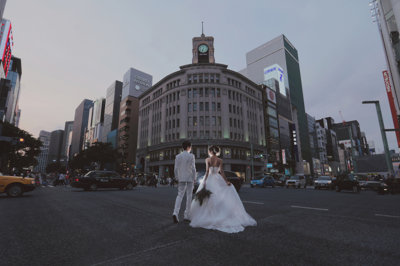 和光をバックに