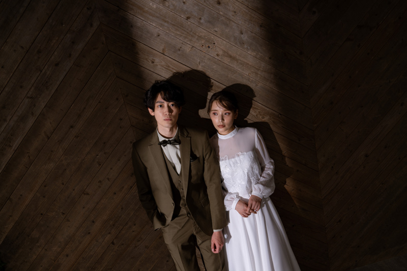 クールな表情も