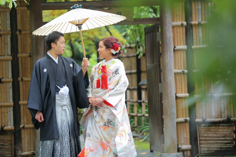 傘をさして仲良くお話♩