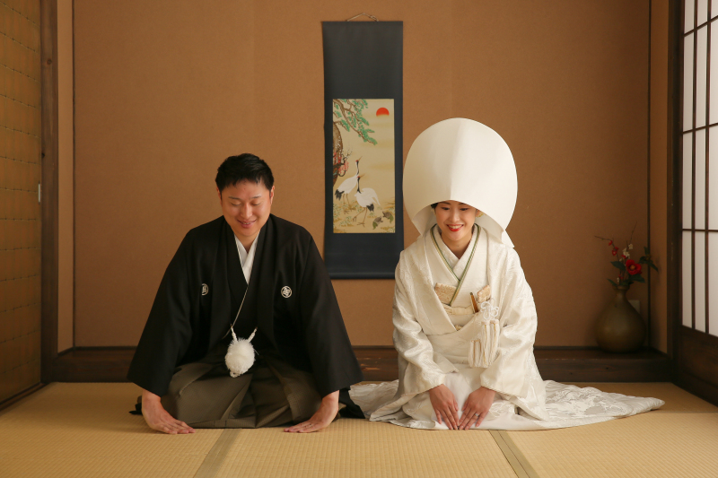 お辞儀ショット