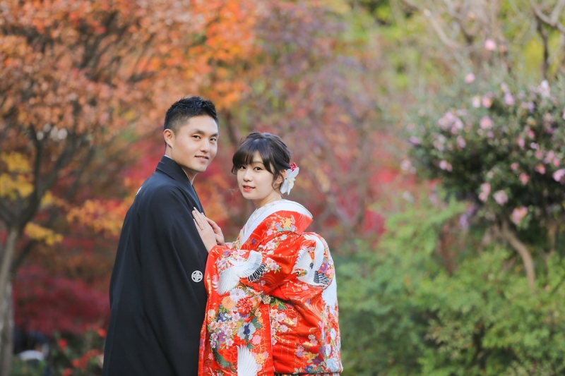 色とりどりの背景で