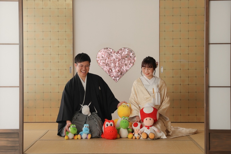 あたたかく幸せな表情で