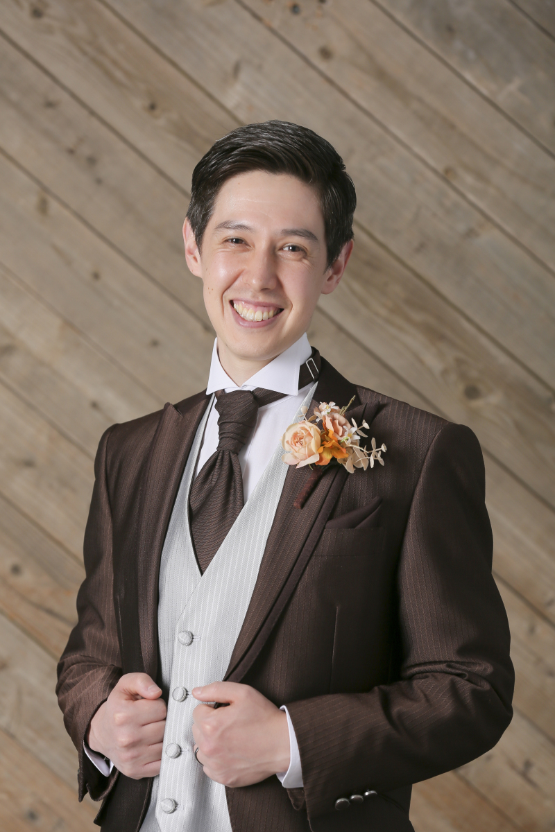 ご新郎様のソロショット。洋装