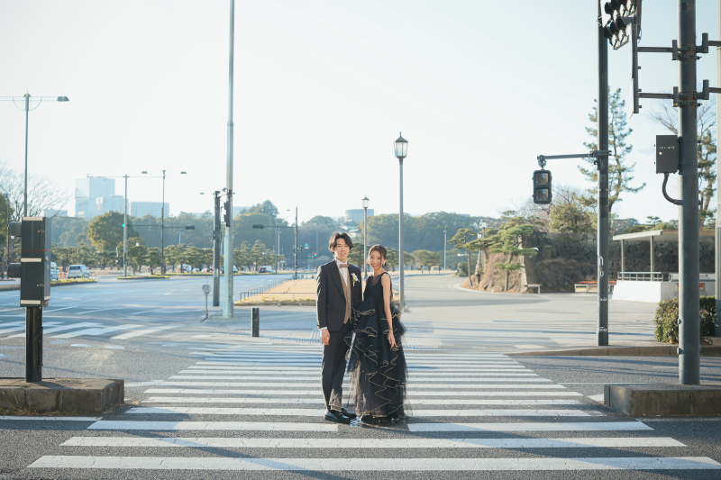 モダンな黒ドレスで♪