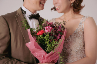 シンプルな無地背景で撮影