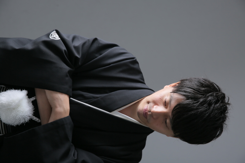 新郎様は渋めに。