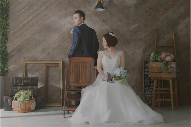 『ベンチ＋木漏れ日』