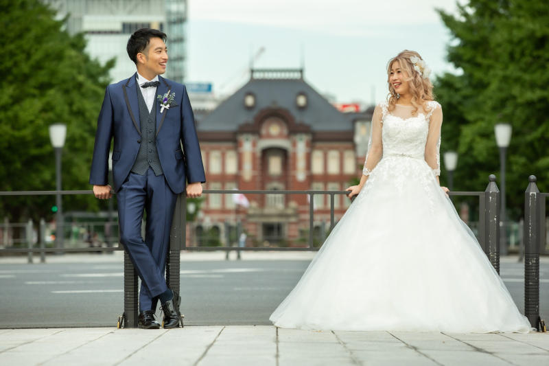 まずは駅舎バックに