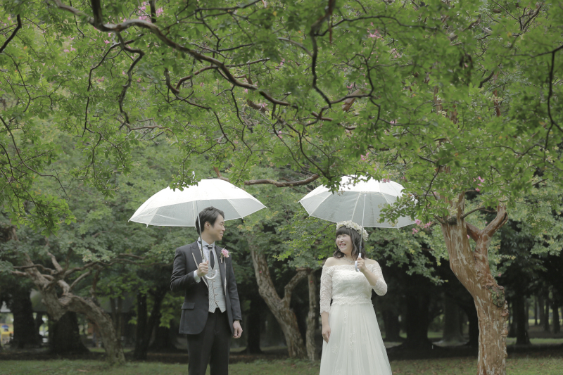 笑顔で見つめあって