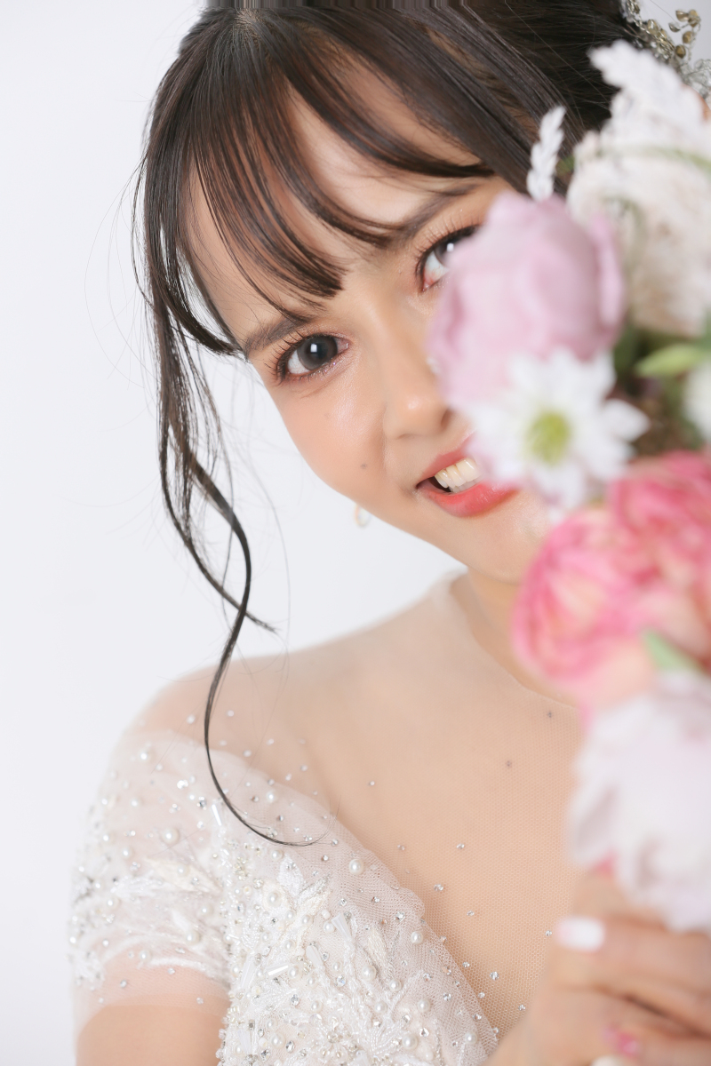 お花からチラッ(^^)