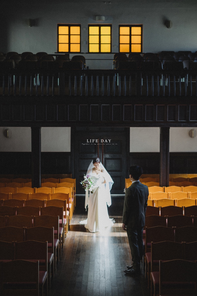 アーティストと同じ場所で撮影できる