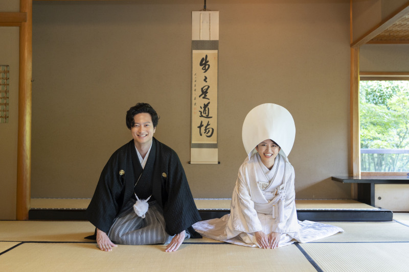 お辞儀ショット