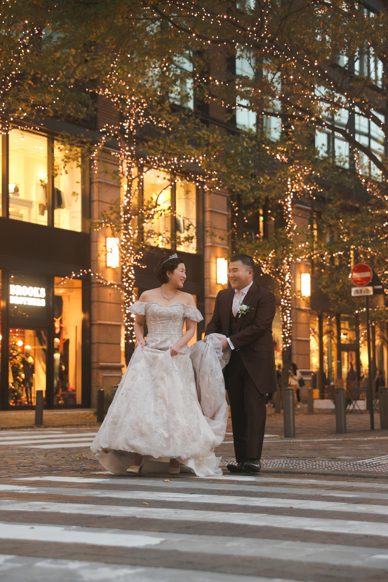 丸の内の街並みを