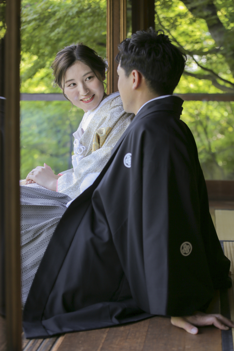 縁側でくつろぎ中。