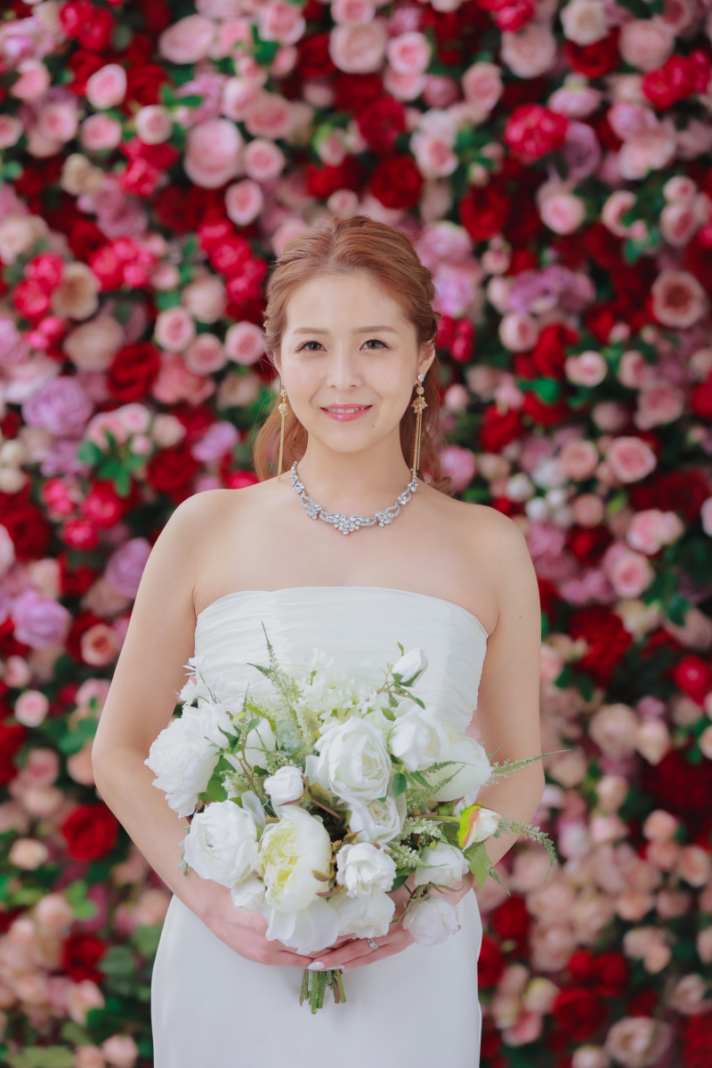 バラの背景で美しく