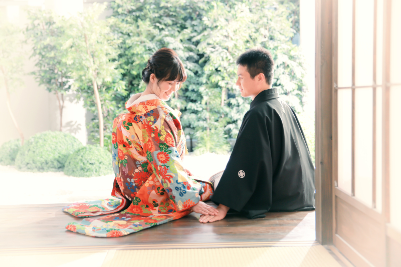 縁側で過ごす和やかなひととき。