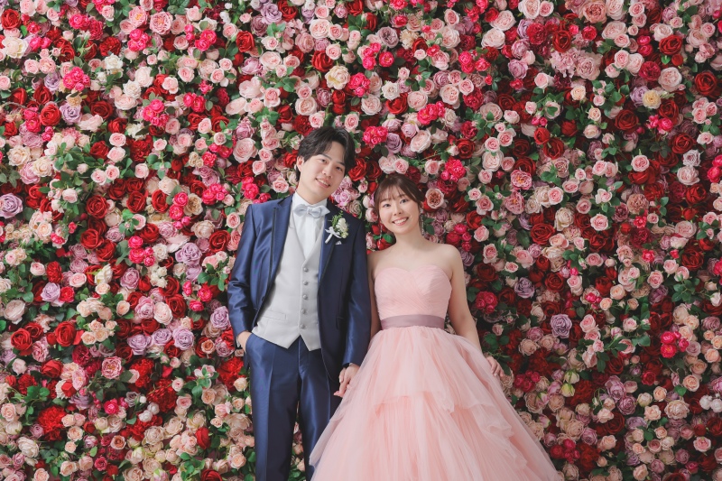 最初は薔薇の背景で！