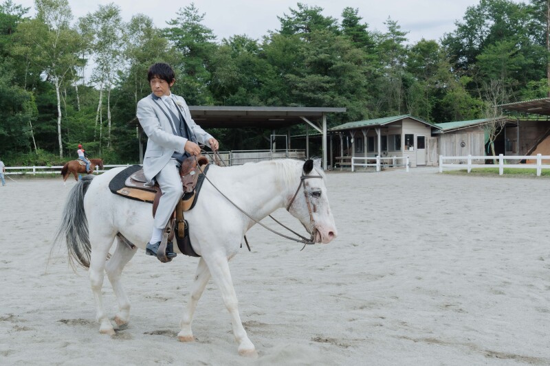 新郎さんはひとりで