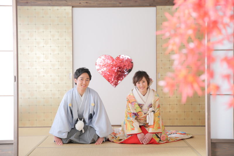 猪目窓は紅葉で