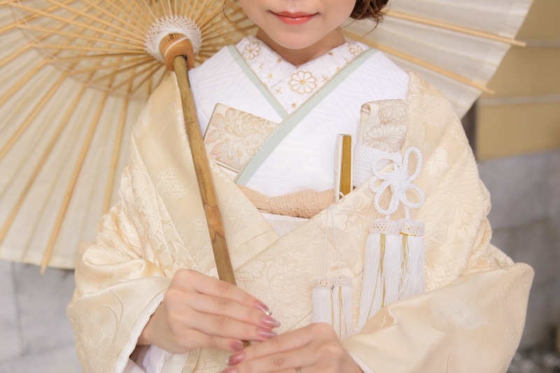 胸元のコーディネート