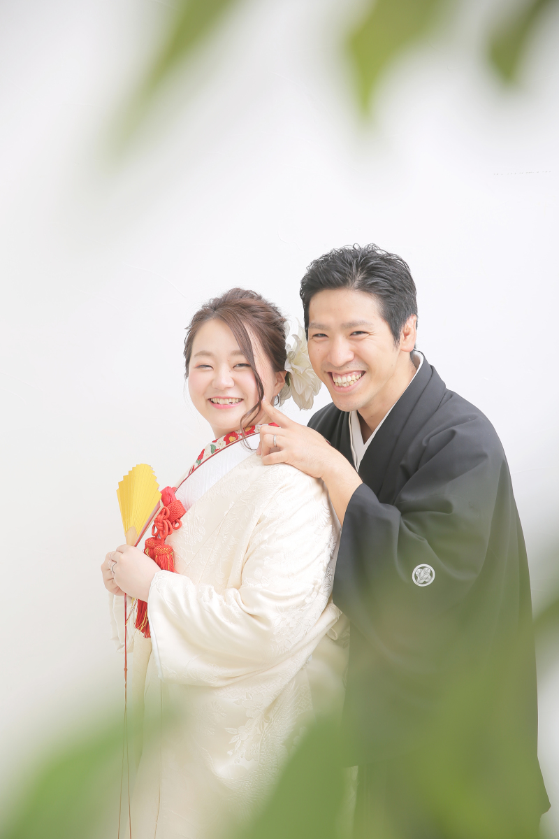 シンプル背景でもグリーンを入れて爽やかに！