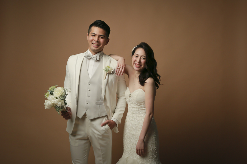 新郎様がブーケを持つのも