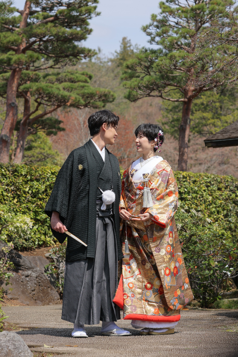 かっちりとシンプルに