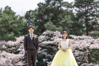 お花に囲まれたロケーションフォト