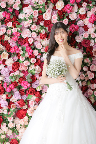 フラワーウォールで華やか！