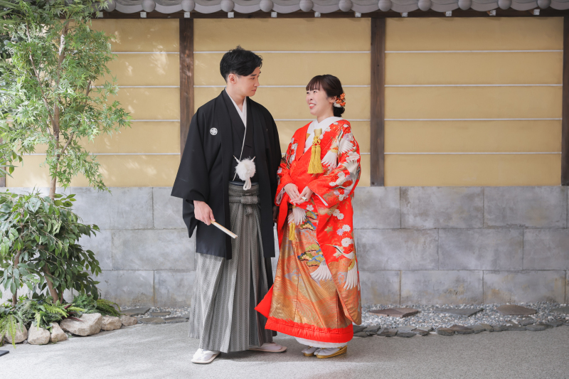 屋内庭園スタジオで2着の撮影