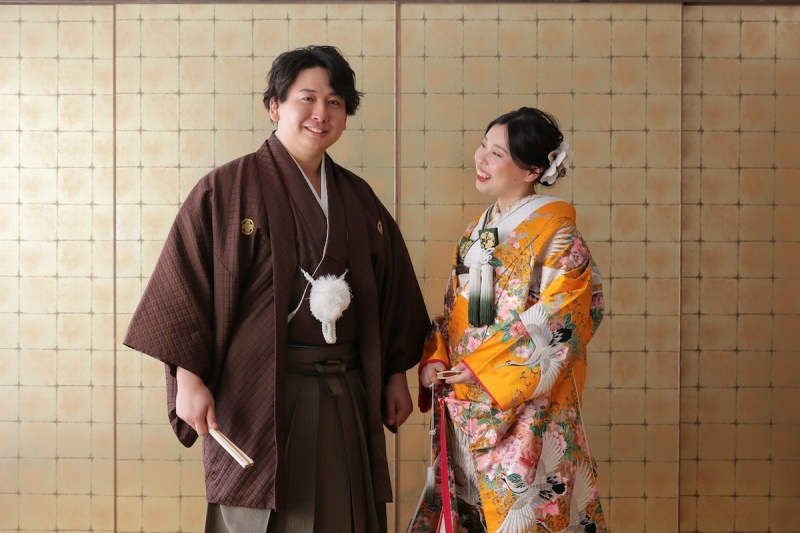 金屏風背景にかっちりめ