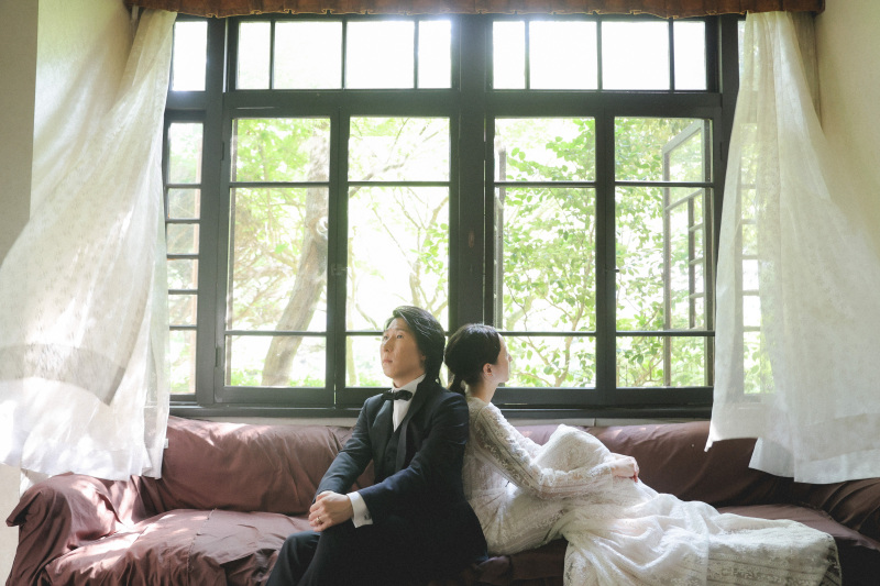 窓から風がフワッと入ってきて