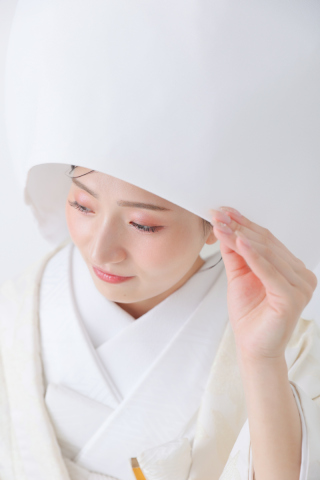 STUDIO AQUA 新宿店（スタジオAQUA）_【シンプルな背景が「おふたりらしさ」を輝かせる】スタジオPLUS