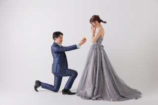 STUDIO AQUA 新宿店（スタジオAQUA）_【シンプルな背景が「おふたりらしさ」を輝かせる】スタジオPLUS