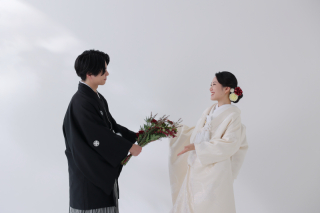 STUDIO AQUA 新宿店（スタジオAQUA）_【シンプルな背景が「おふたりらしさ」を輝かせる】スタジオPLUS