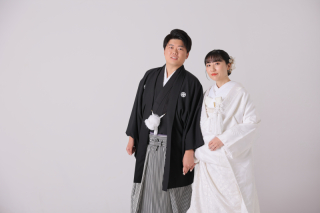 STUDIO AQUA 新宿店（スタジオAQUA）_【シンプルな背景が「おふたりらしさ」を輝かせる】スタジオPLUS