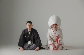 STUDIO AQUA 新宿店（スタジオAQUA）_【シンプルな背景が「おふたりらしさ」を輝かせる】スタジオPLUS