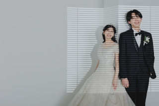 STUDIO AQUA 新宿店（スタジオAQUA）_【シンプルな背景が「おふたりらしさ」を輝かせる】スタジオPLUS